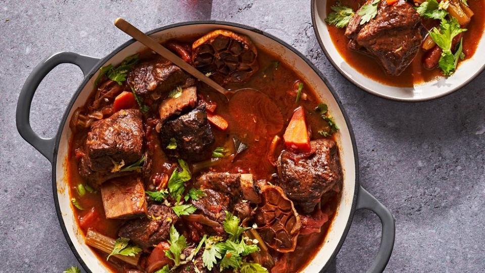 braised short ribs with 40 cloves of garlic