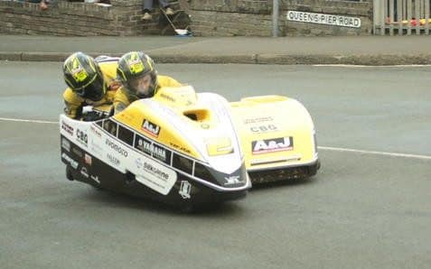 Ramsey, UK. 5th Jun, 2017. Isle of Man TT Races, Sure Sidecar Race. Number 2 Dave Molyneux and Daniel Sayle on their 600cc Yamaha sidecar at Cruickshanks Corner, Ramsey, Isle of Man. Credit: Louisa Jane Bawden/Alamy Live News. - Credit: Louisa Jane Bawden/Alamy