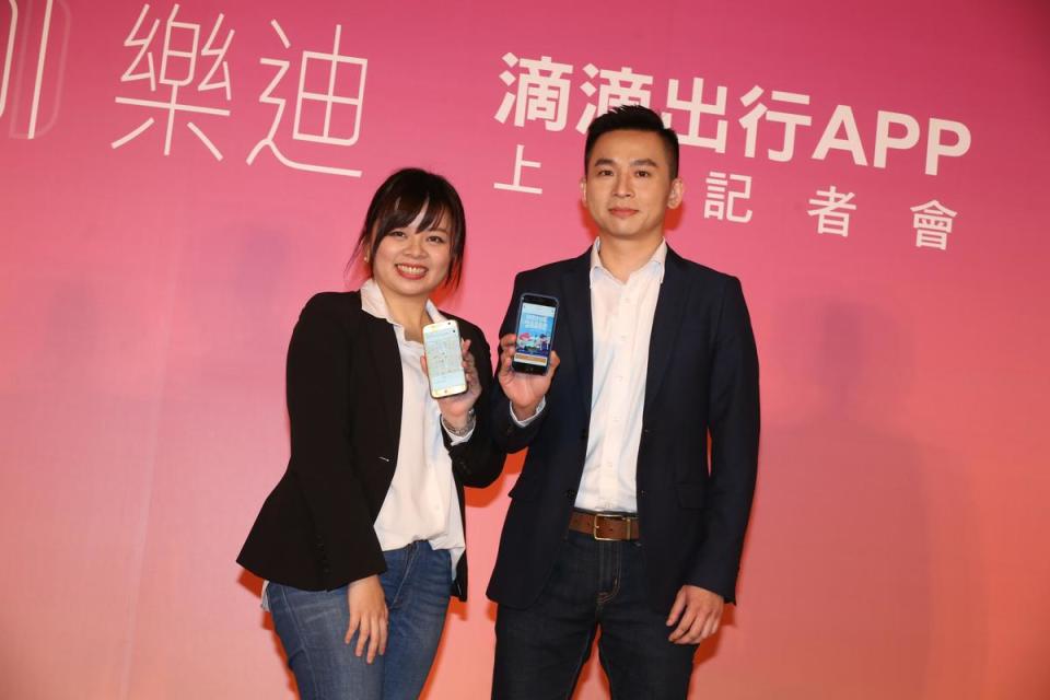 樂迪科技總經理王慈雍（左）強調自己是台灣人，有好用的APP當然要引進台灣，右為副總蕭明曙。
