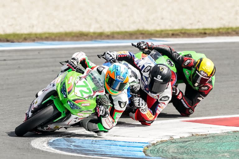 Victor Steeman, de los Países Bajos, durante la Carrera 2 de SuperSport 300 durante el Round holandés de WorldSBK Motul en el Circuito TT de Assen el 24 de abril de 2022 en Assen