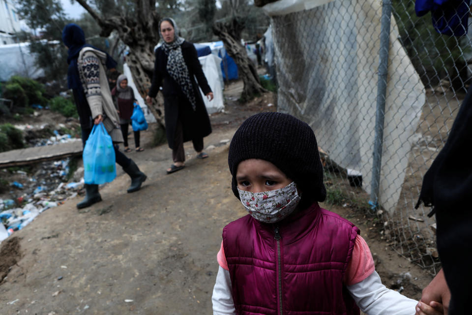 Mädchen im Lager Moria im April (Bild: Reuters/Elias Marcou)