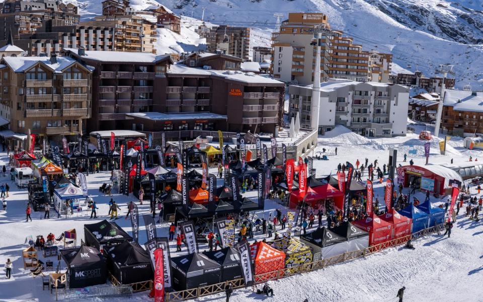 The crowd has already begun to descend on Val Thorens