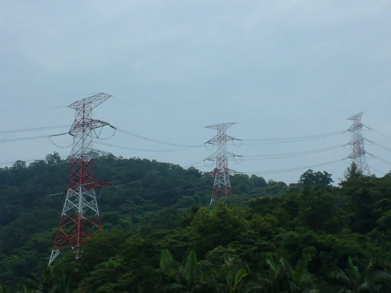 花蓮和平電廠，345kV超高壓輸電線（和平電廠）