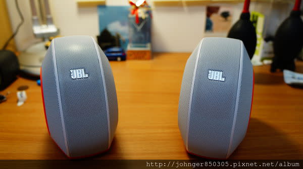 JBL Pebbles 老牌大廠的時尚電腦喇叭！（開箱）