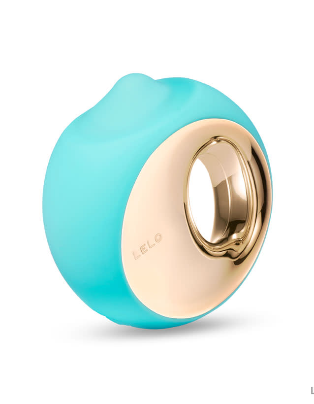 <p>Nouveau chez Lelo, le sextoy ORA 3, d’un diamètre de 4,3 centimètres ! Sa forme toute ronde lui concède une élégance imbattable. Mais à quoi sert-il ? Lorsqu'on l'allume, une sorte de mini « noyau » tournicote et mime les mouvements de la langue lors du cunnilingus. En bonus, il est enrichi de la technologie Cruise Control de LELO, qui régule la puissance en cours d'utilisation en augmentant l'intensité en fonction de la pression que vous exercez sur le corps. On adore.</p><p>169 euros </p><br><a href="https://www.lelo.com/fr/node/504583" rel="nofollow noopener" target="_blank" data-ylk="slk:Acheter;elm:context_link;itc:0;sec:content-canvas" class="link ">Acheter</a>