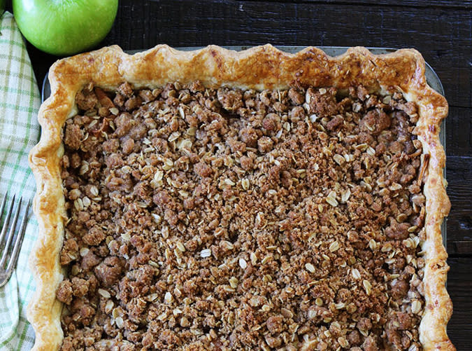 Apple Slab Pie with Crumb Topping