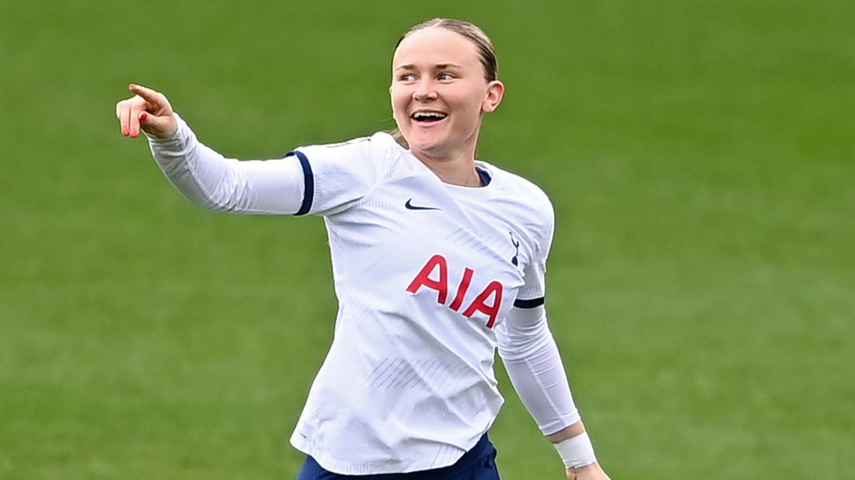 Tottenham 1-0 Leicester: Matilda Vinberg's early goal earns Spurs win -  Yahoo Sports