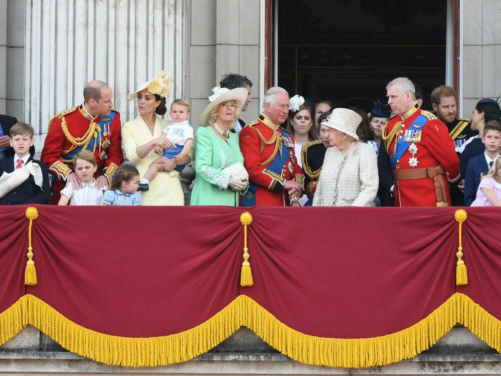 Die Mitglieder der Königsfamilie im Juni 2019 auf dem Balkon des Buckingham-Palasts (Bild: imago images / PA Images)