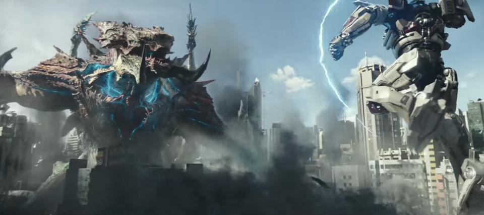 Kaiju vs. Jaeger in <i>Pacific Rim Uprising.</i> (Photo: Universal)