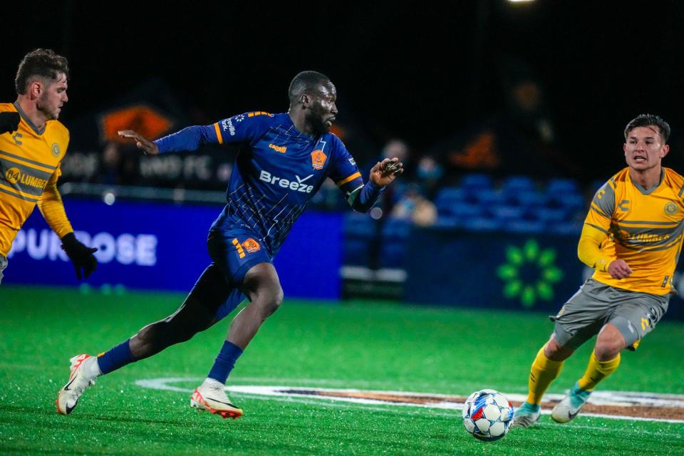 Albert Dikwa in action Saturday night against Pittsburgh.