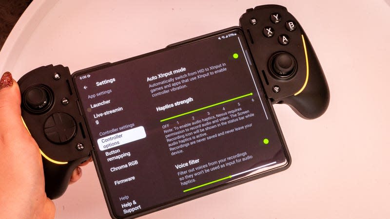 A look at the Razer Nexus settings panel on the Galaxy Z Fold 5. - Photo: Florence Ion / Gizmodo