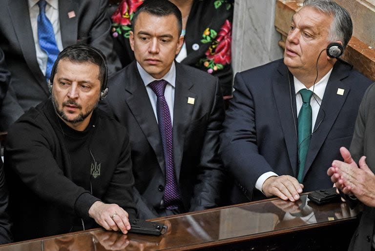 Zelensky y Orban, en el Congreso durante la asunción de Milei