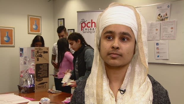 Sikh community delivers Valentine's Day care packages to women's shelters