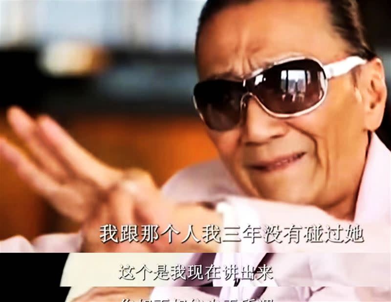 謝賢與小49歲嫩妹Coco交往12年沒滾過床，還要求謝霆鋒拿2,000萬分手費給對方。（圖／翻攝自微博）