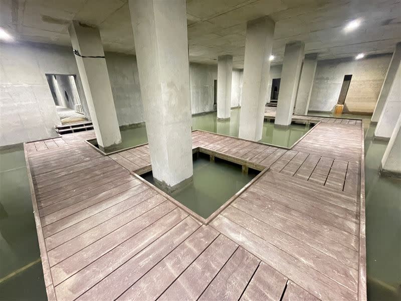 參考日本東京「首都圈外郭放水路」工程，打造上下兩層水撲滿的設計，下層為地下宮殿。（圖／桃園市政府提供）