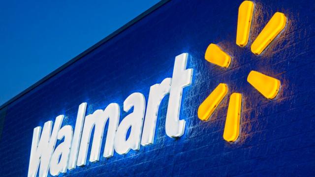 Influencer Charli D'Amelio Offends Walmart Worker Who 'Eats Sleep For  Dinner