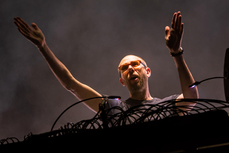 Tom Rowlands of The Chemical Brothers performs on stage at Mediolanum Forum on November 16, 2019 in Milano, Italy (Photo by Mairo Cinquetti/NurPhoto via Getty Images)