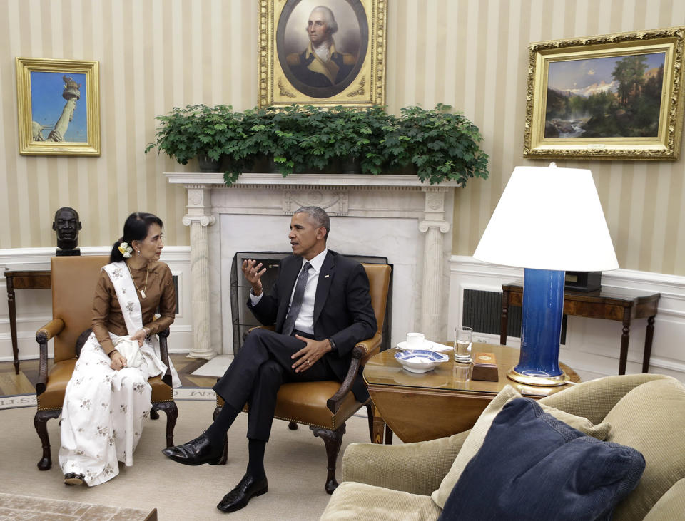 Obama meets with Aung San Suu Kyi