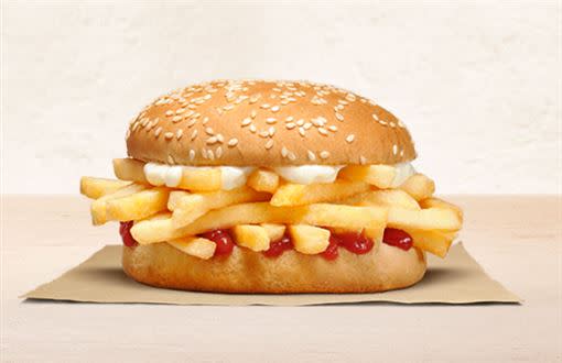 紐西蘭漢堡王推出「薯條堡」。（圖／翻攝自紐西蘭漢堡王官網）