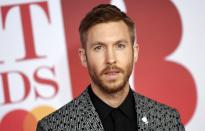 <p>Con 39,4 millones de euros Calvin Harris es el DJ que más dinero ingresó entre 2016 y 2017. El británico lleva cinco años siendo el pinchadiscos mejor pagado del mundo, aunque ha visto como sus beneficios descendían ligeramente en los últimos tiempos. Además de a su éxito en la música electrónica, también debe parte de su popularidad a su pasada relación con la estrella del pop Taylor Swift. (Foto: Neil Hall / EFE). </p>