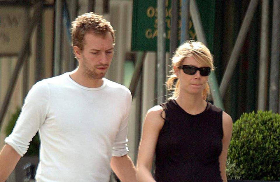 Malgré leur divorce après 10 ans de mariage, Gwyneth et Chris sont restés si bons amis qu'ils sont régulièrement pris en photo ensemble lors d'évènements familiaux et partent parfois en vacances à quatre avec leurs compagnons respectifs.