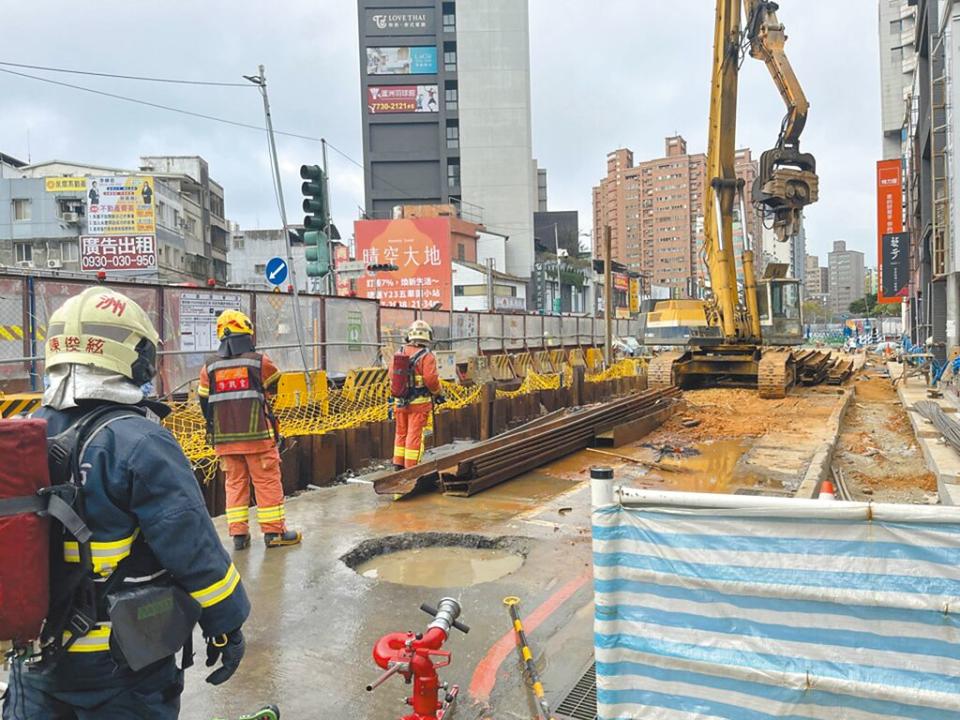 新北市管線挖損事件頻傳，民進黨新北市議員黃淑君要求市府今年將一級圖資建構率提升至5成。（本報資料照片）