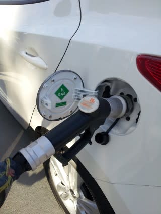 2015 Hyundai Tucson Fuel Cell at hydrogen fueling station, Fountain Valley, CA