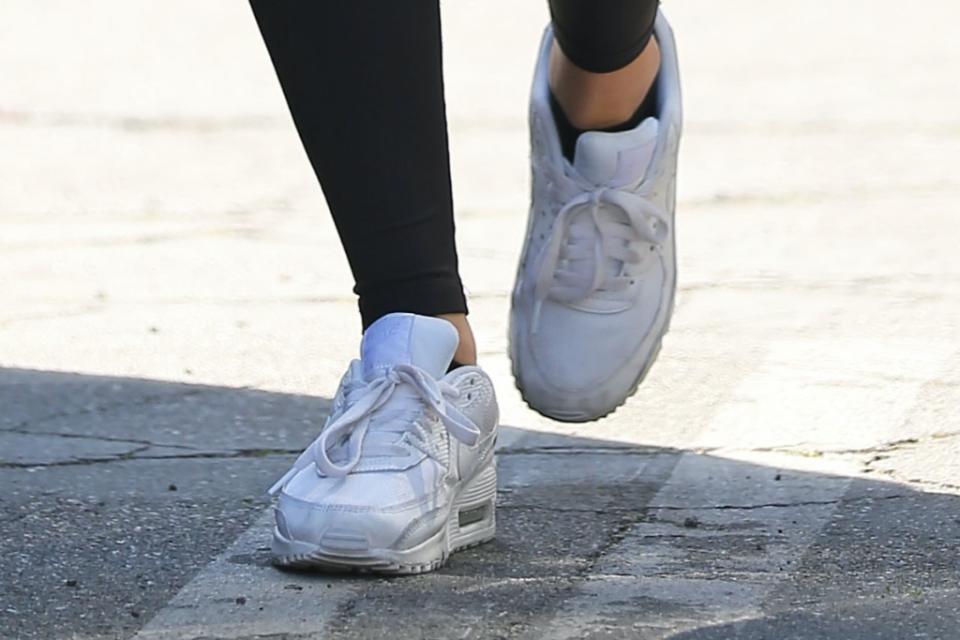 A closer look at Addison’s sneakers. - Credit: TheCelebrityfinder/MEGA