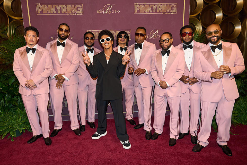 Bruno Mars Debuts The Pinky Ring