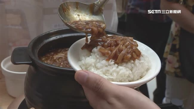 營養師指出，一碗滷肉飯的熱量達635kal。（示意圖／資料照）