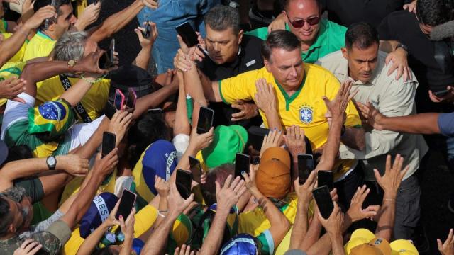 Bolsonaro pulls out all the stops to rally base on Brazil's Independence Day