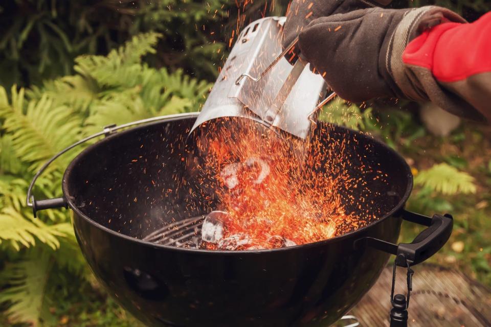 how to start a charcoal grill