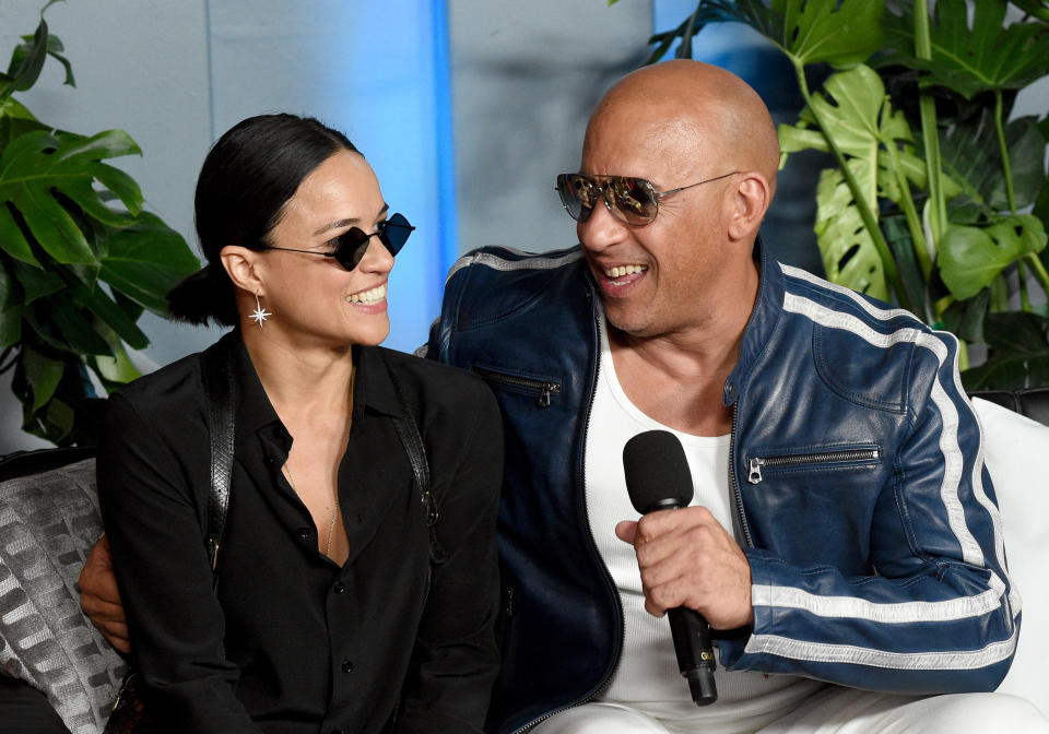 Miami, Floride - 31 Janvier : Michelle Rodriguez Et Vin Diesel Parlent Lors De Universal Pictures Presents The Road To F9 Concert And Trailer Drop Le 31 Janvier 2020 À Miami, Floride.  (Photo De Kevin Mazur/Getty Images Pour Universal Pictures)