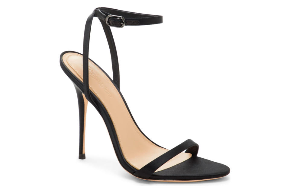 imagine by vince camuto, black sandals, thin strap