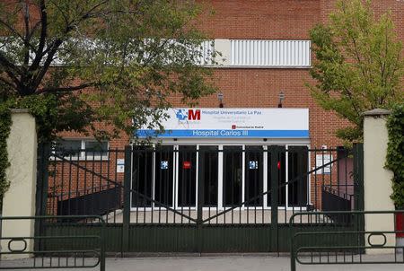 An entrance to the Carlos III hospital, where a Spanish nurse who contracted Ebola is being treated, is seen in Madrid October 7, 2014. REUTERS/Andrea Comas