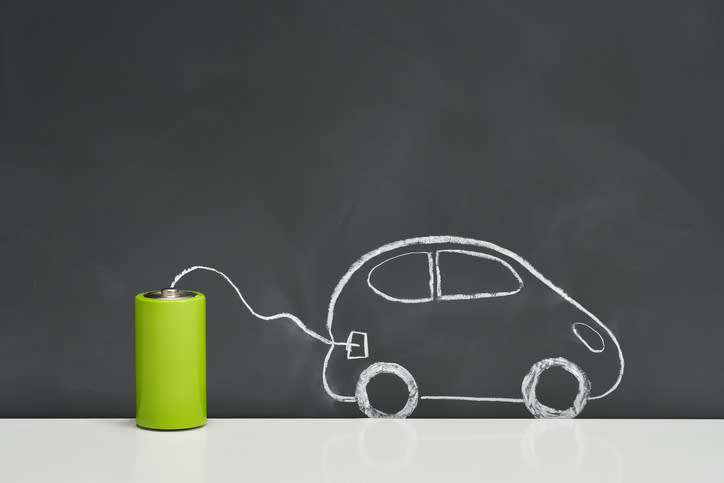 <p>In molte città è prevista anche l’esenzione dal pagamento del parcheggio che comunque è gratuito negli appositi spazi riservati durante la ricarica delle batterie. (Getty) </p>