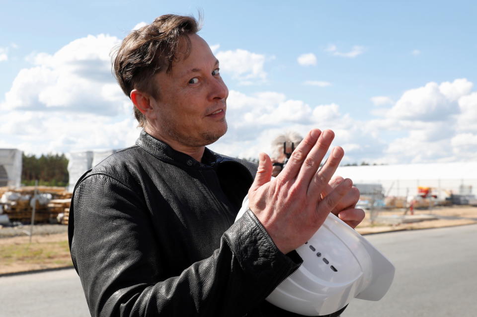 SpaceX founder and Tesla CEO Elon Musk visits the construction site of Tesla's gigafactory in Gruenheide, near Berlin, Germany, May 17, 2021. REUTERS/Michele Tantussi - RC2PHN9NWYYK