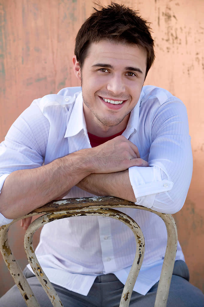 Kris Allen, 23, from Jacksonville, AR is one of the top 36 contestants on Season 8 of American Idol.