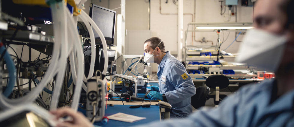 Fabrication des respirateurs réanimateurs au sein de l'usine Air Liquide
