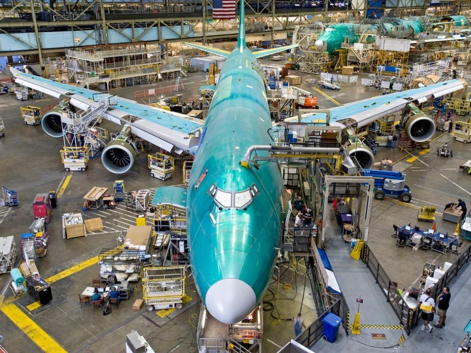 Boeing 747-8F engines.