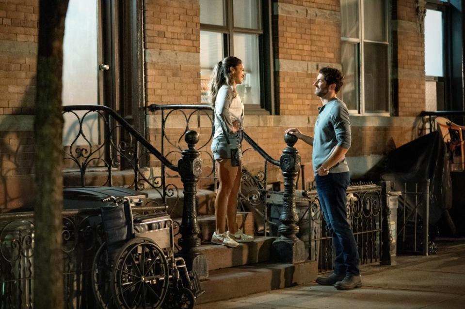 Players. (L-R) Gina Rodriguez as Mack and Tom Ellis as Nick in Players. Cr. K.C. Bailey/Netflix ©2023.