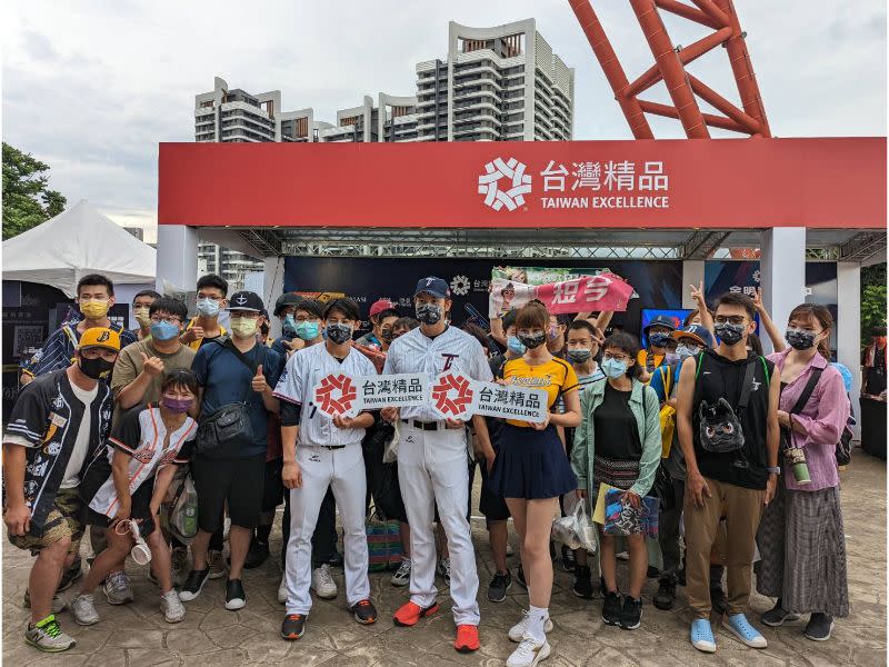 ▲台灣精品首度冠名「中華職棒明星賽」，除了冠名外，更邀請企業在賽事期間參與公益活動。