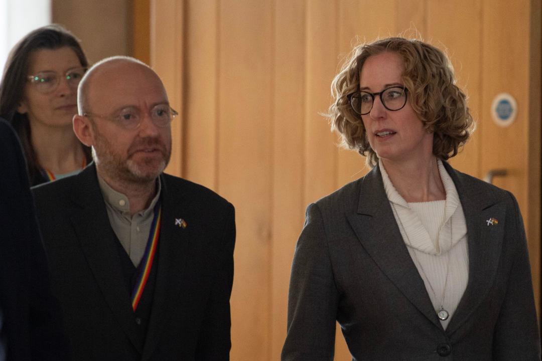 Edinburgh, Scotland, UK. 25th Apr, 2024. PICTURED: Scottish Green Party Co-Leaders: Lorna Slater MSP and Patrick Harvie MSP. Following the break up of the Bute House Agreement this morning, the Scottish Green Party Co-Leaders are seen being doorstepped by awaiting media and also seen in the chamber. Scenes inside The Scottish Parliament during the weekly session of First Ministers Questions. Credit: Colin D Fisher Credit: Colin Fisher/Alamy Live News