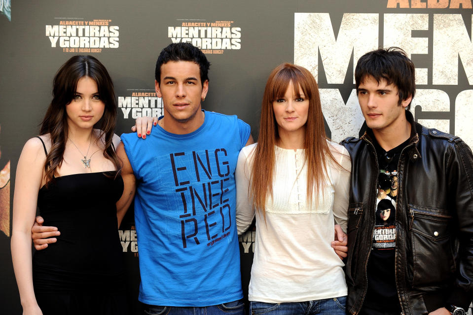 Ana de Armas, Mario Casas, Ana Polvorosa yYon Gonzalez durante la presentación de 'Mentiras y gordas' en 2009 (Foto: Carlos Alvarez/Getty Images)