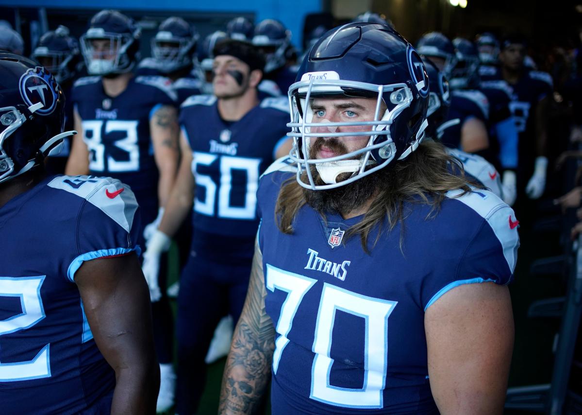 Tennessee Titans waive Julius Chestnut, add Jordan Roos to 53-man roster