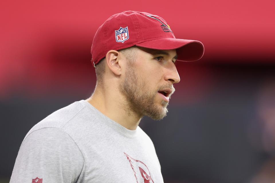 GLENDALE, ARIZONA - AUGUST 01: Defensive coordinator Nick Rallis of the Arizona Cardinals participates in a team practice ahead of the NFL season at State Farm Stadium on August 01, 2023 in Glendale, Arizona. (Photo by Christian Petersen/Getty Images)