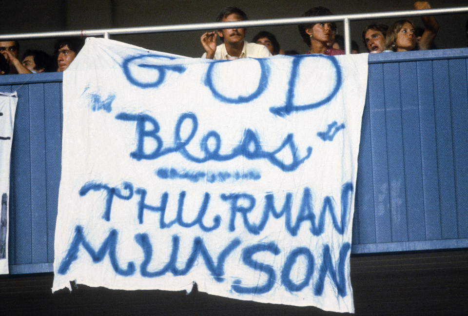 Yankees fans honored Munson throughout 1979. (Getty)