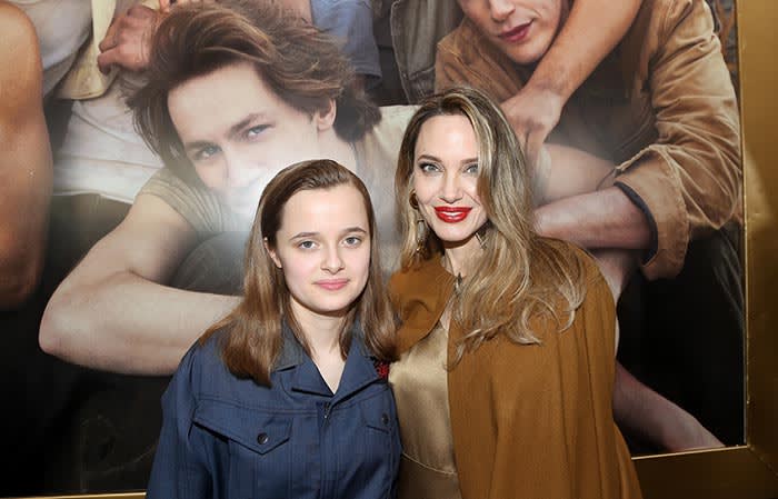 Angelina Jolie y su hija Vivienne en el estreno del musical de Broadway en el que han trabajado juntas