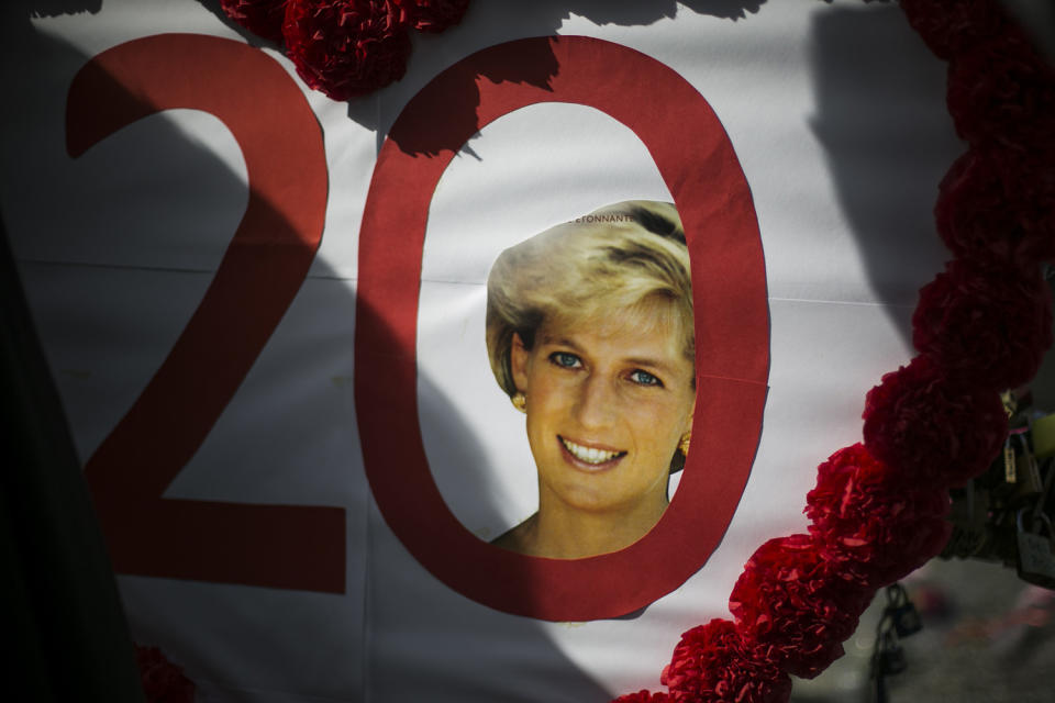 Fans pay tribute to Princess Diana on the 20th anniversary of her death