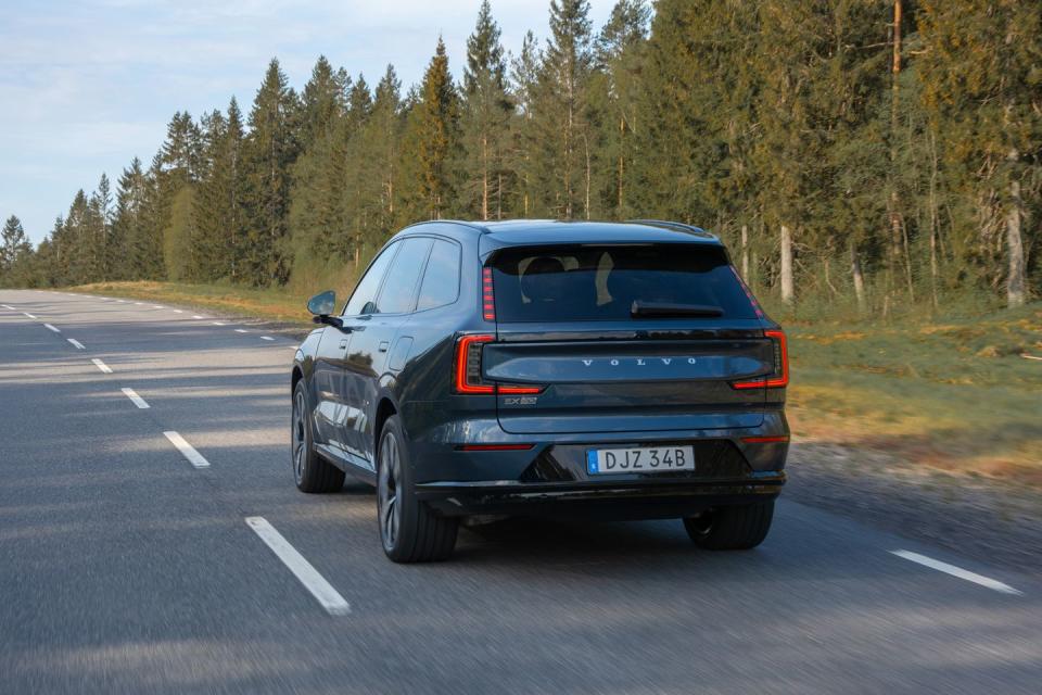 2025 volvo ex90